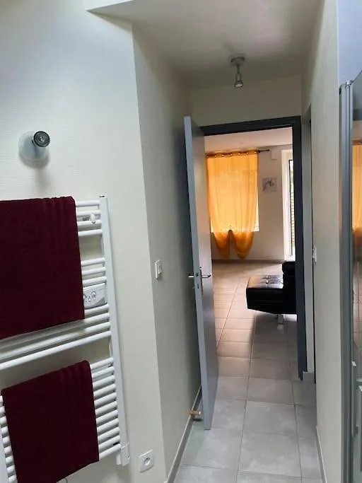 Hébergement de vacances Maisonnette Charmante 4 Personnes Proche De Vannes Grand-Champ France